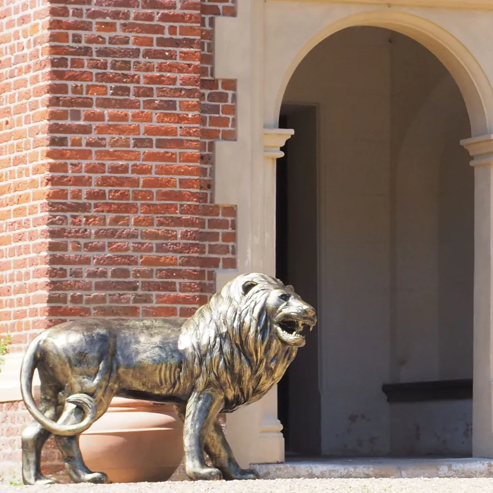 Grand Lions Bronze Metal Garden Statues