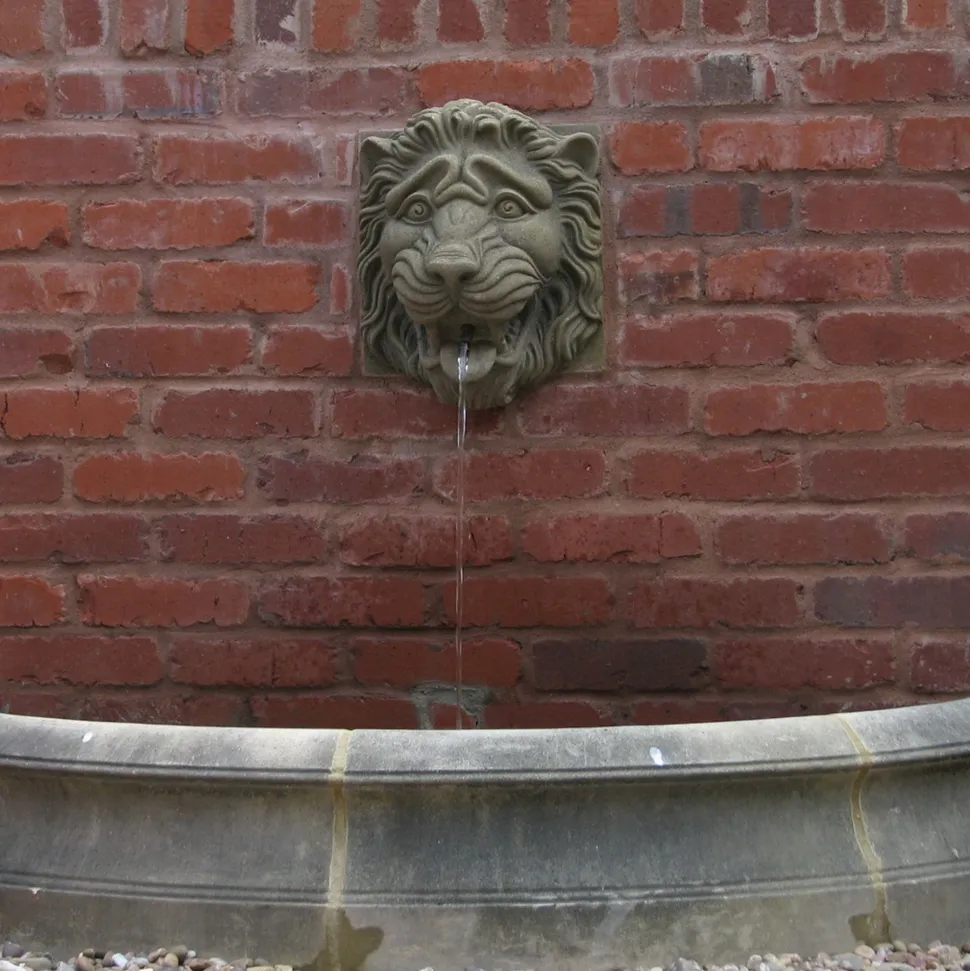 Half Circle Small Stone Pool Surround Water Feature