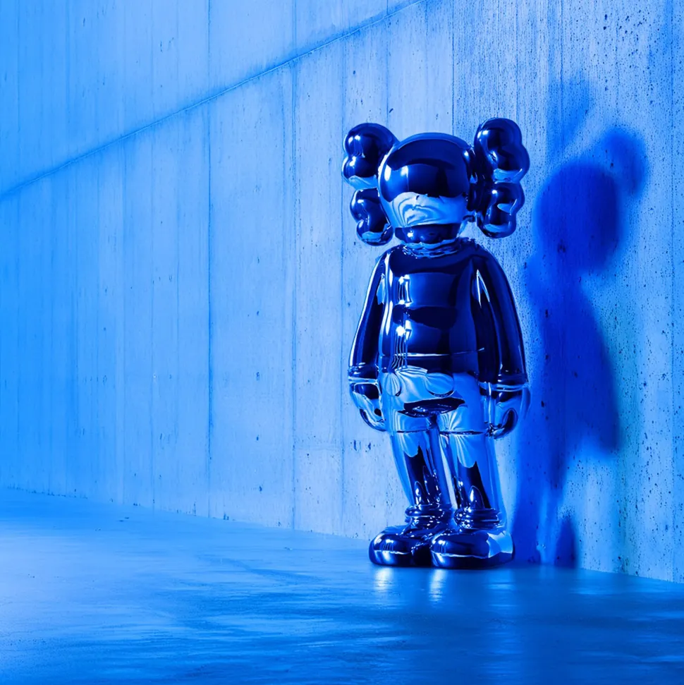 Lucify Seek 135cm Blue Resin Indoor Sculpture